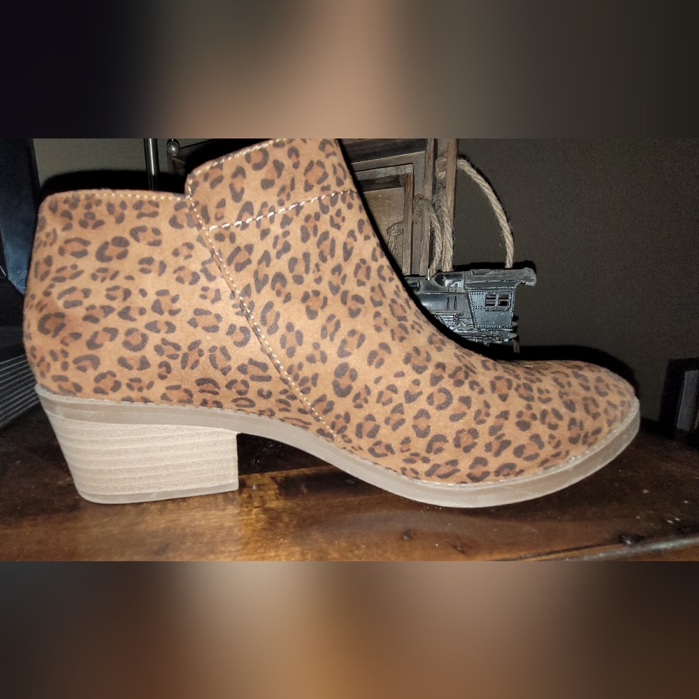 Animal print bootie